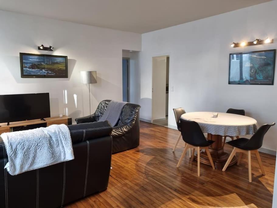 Grand Appartement Pres De La Cathedrale De Кимпер Екстериор снимка